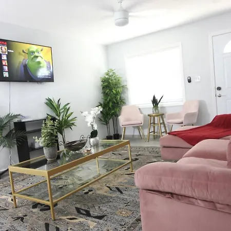 Walk To Arts District, Parks, Jet Skis & Eats